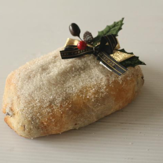 春の香りが漂う、爽やかな春のシュトレン