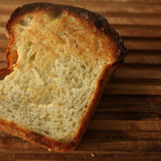 強烈な風味が病みつきに「ブルーチーズの食パン」4/9㈬
