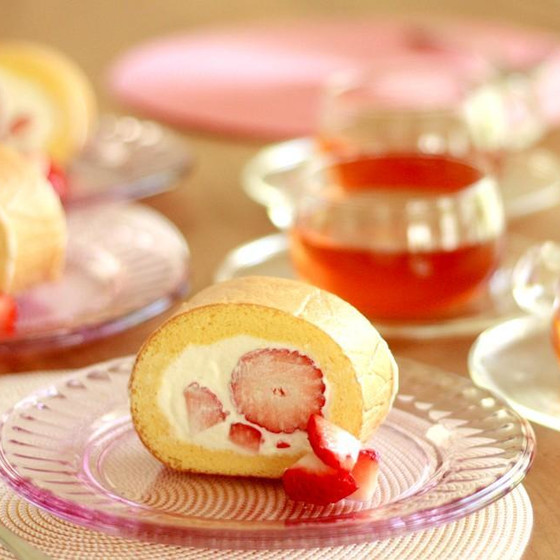 苺のロールケーキ（2022年1月）