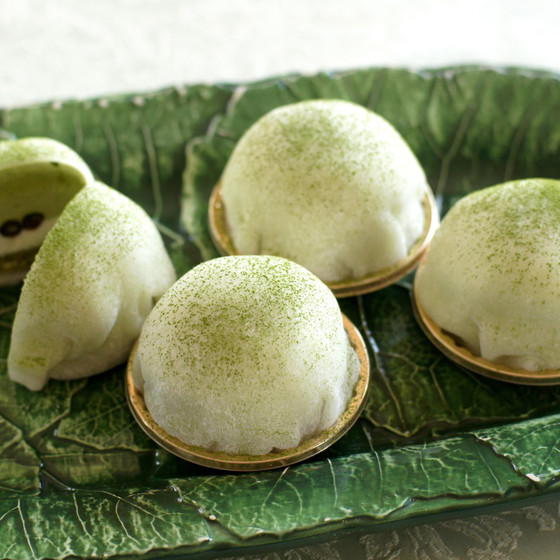 抹茶とマスカルポーネの大福ケーキとブルーベリーの焼き菓子