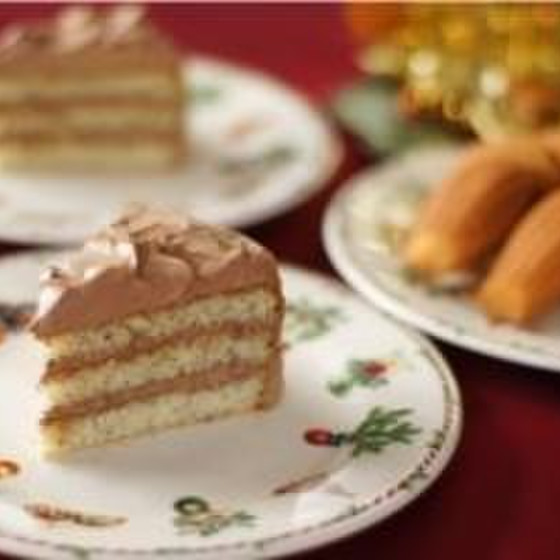 紅茶風味のチョコレートケーキとスコーン
