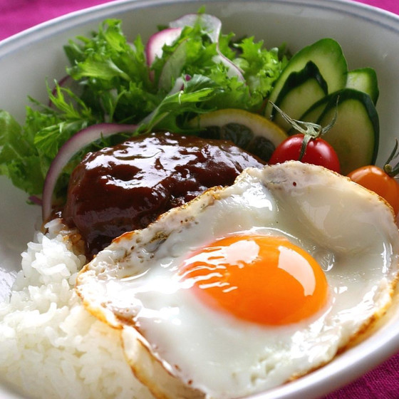 スターター１　みんな大好き！　肉感たっぷりロコモコ丼