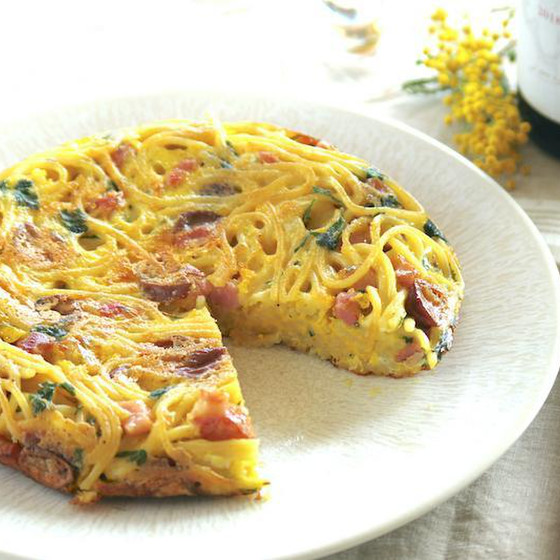 【みなとみらい】【全４品】　外はカリカリ中はしっとり!　スモークの香りもごちそうの焼きパスタ💓　　ワインタイムが待ち遠しいおうちバルレシピ３品もお楽しみに！