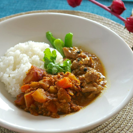 【みなとみらい】【全4品 】おうちで作れるスパイスカレー　至福のカレープレートをどうぞ！