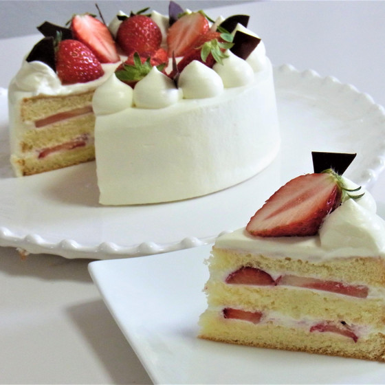 初級 苺のショートケーキ   /  ビスキュイについて