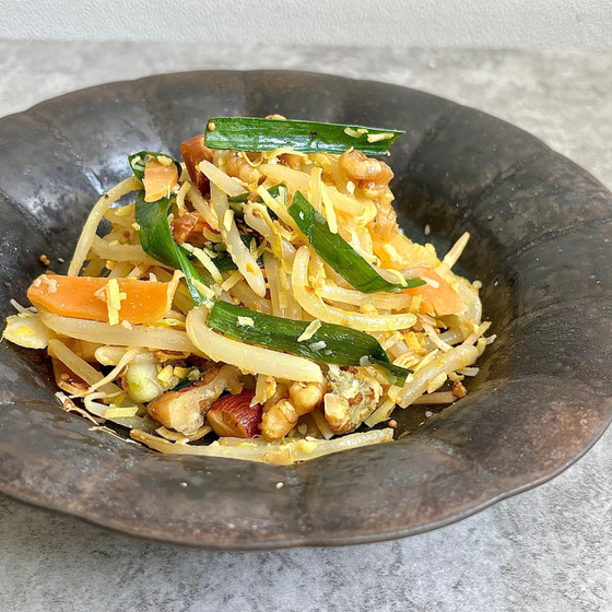 カット野菜のポリヤルモヤシをシャキッと炒める方法
