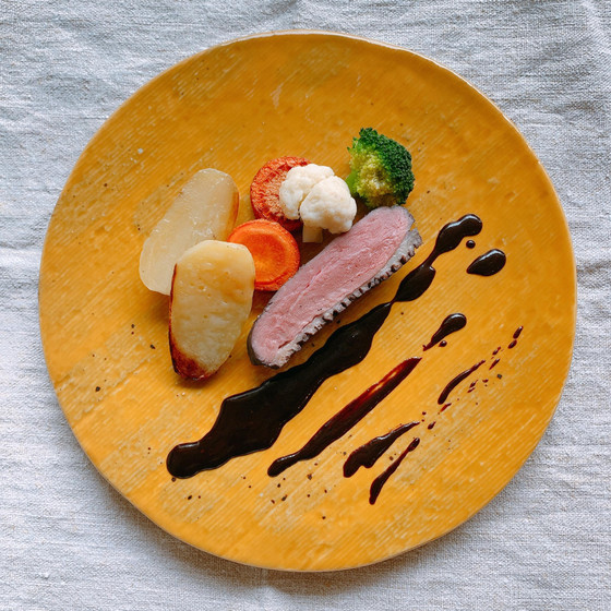 プロから学ぶレストランの味　鴨肉のブルーベリー煮