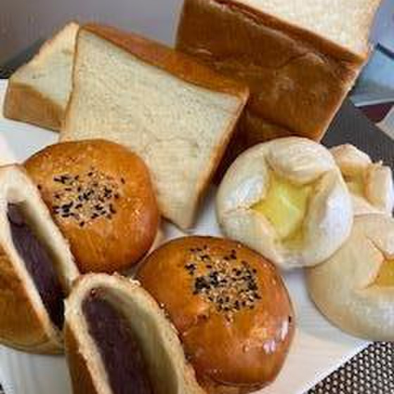 ミルク食パンと生トロチーズパンと粒あんパン