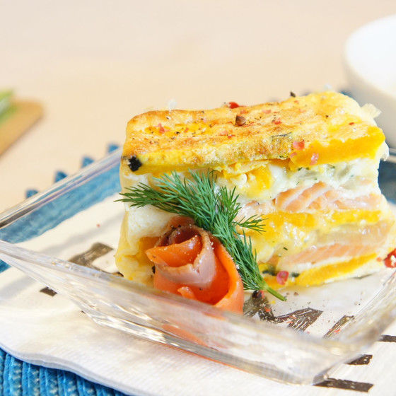 美しい重なりの鮭と南瓜のお食事プディング