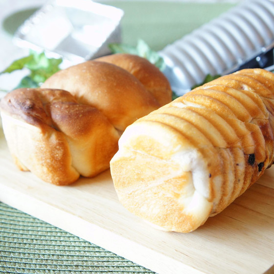 ブルーベリーパン：クリームチーズとワイルドベリーが◎