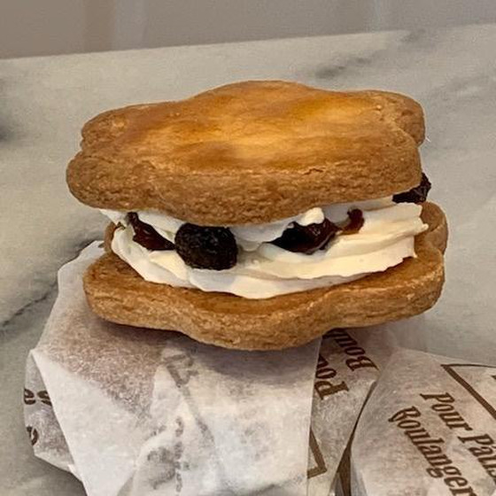 手作りバタークリームが新鮮、レーズンバターサンドのレッスン！
