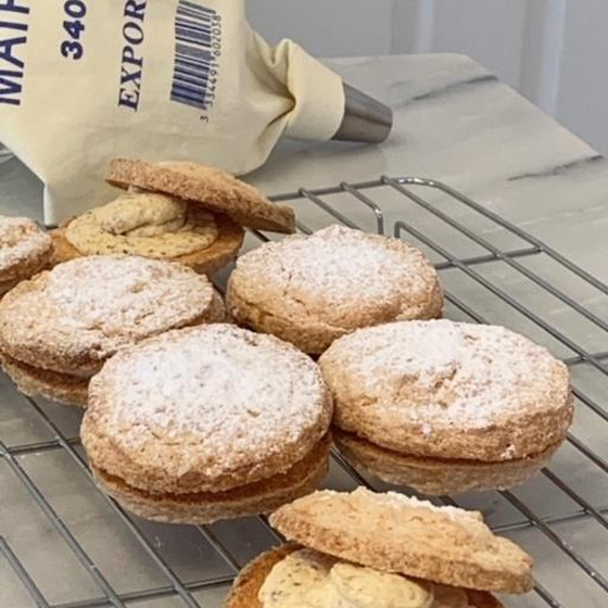 アーモンド風味が美味しい、手作りのダックワーズレッスン！