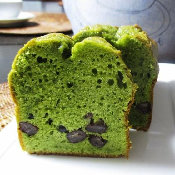 「抹茶とぬれ甘納豆のパウンドケーキ」１８cm長さパウンド１本