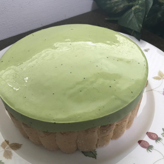 「抹茶のババロア」抹茶とホワイトチョコを１５㎝丸セルクル１台