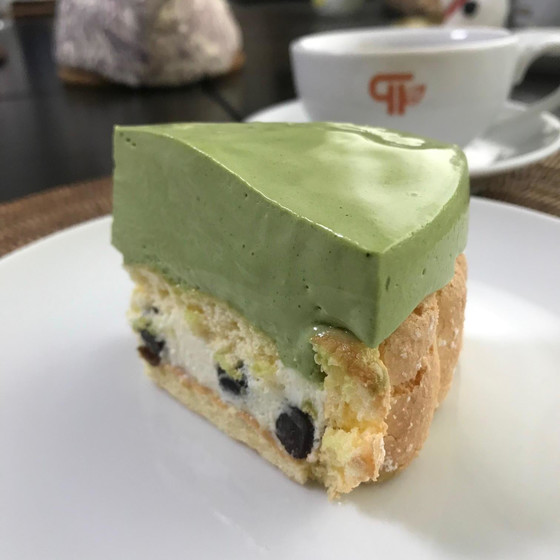 ホワイトチョコレートと抹茶のババロア
２層仕立て
