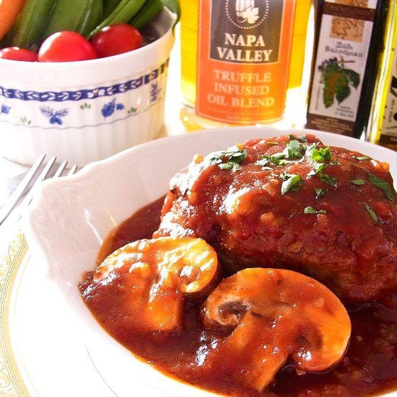 ジューシー煮込みハンバーグ　シーフードたっぷり！贅沢パスタ
