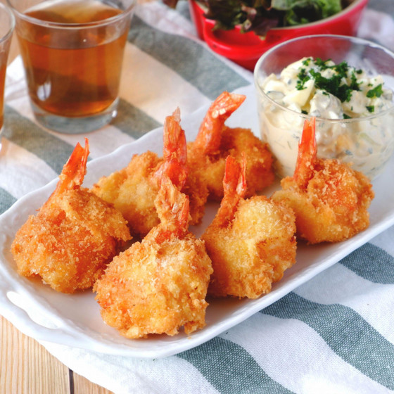 洋食屋さんの絶品メニュー　まん丸えびフライとタルタルソース　絶品シーザーサラダ　こく旨コーンスープ　全4品