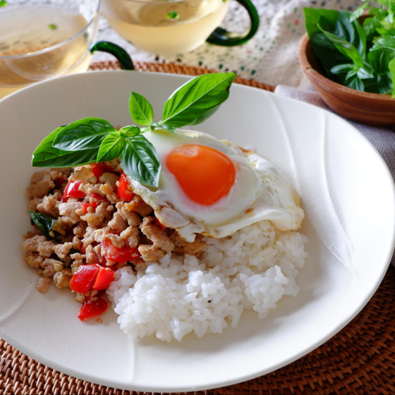 夏はアジア料理が食べたい！ガパオライスやベトナム風揚げ春巻きなど　夏を楽しむ全4品