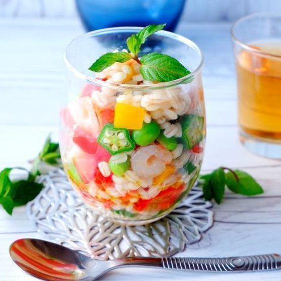 もち麦と夏野菜のライスサラダ