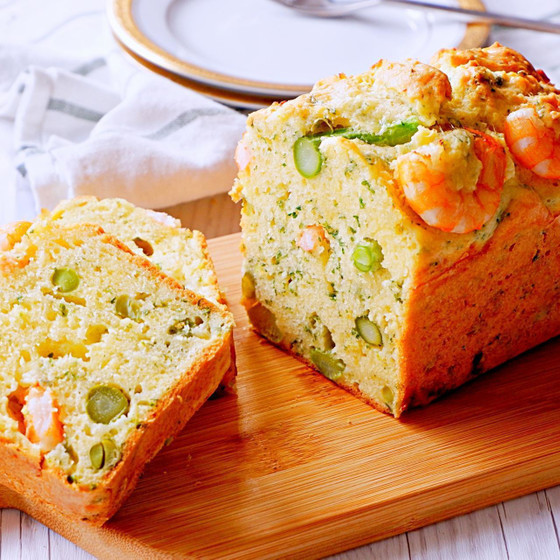 グリーン野菜とえびのケークサレ