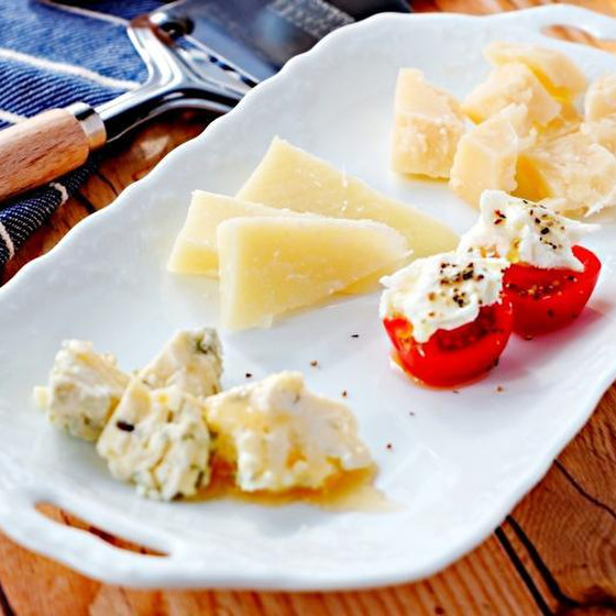 イタリアチーズ4種を食べ比べます