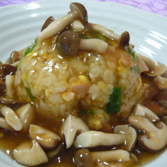 いろいろきのこあんかけチャーハン
