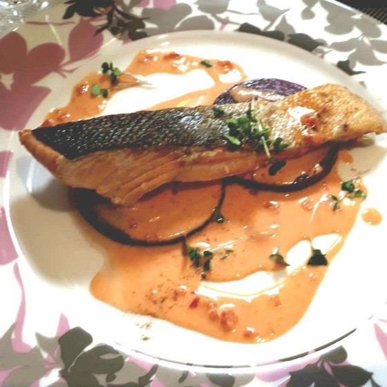 お魚ポワレのトマトクリームソース