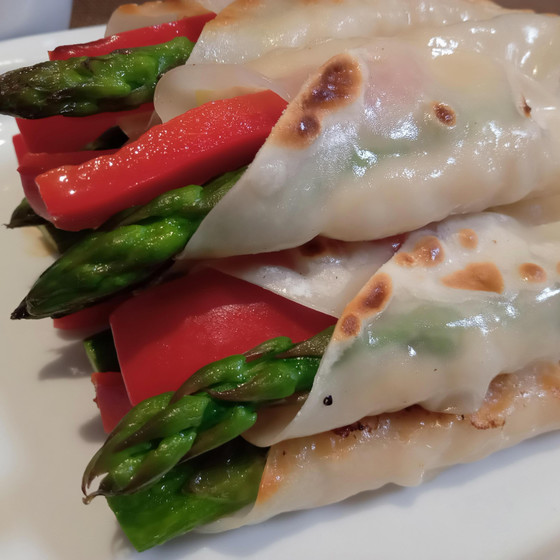 アスパラガスの棒餃子イタリアン風