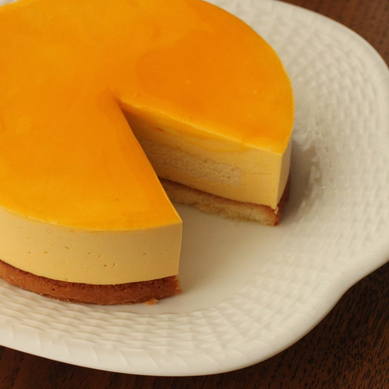 夏らしいマンゴームースケーキを作りましょう！
