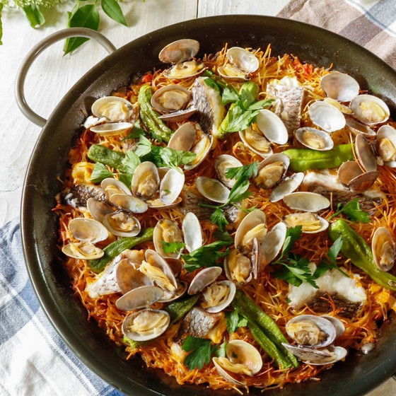 フィデウア（パスタのパエリア）にトライ　夏のおうち地中海料理