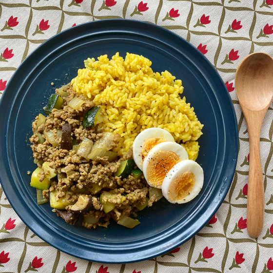 がんばらないご飯「ズッキーニと椎茸のドライカレー」無料あり