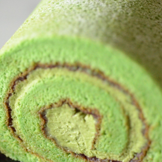 抹茶のロールケーキ