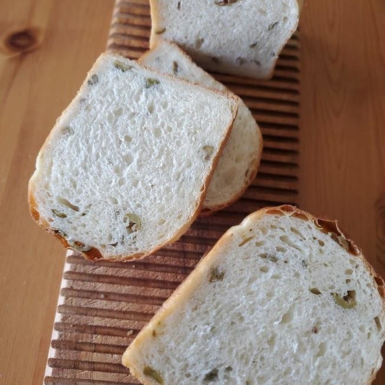 酒種酵母　グリーンオリーブ食パン