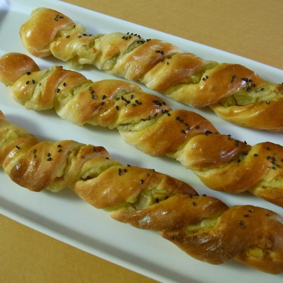 イーストで作るおさつスティック・ダッチブレッド