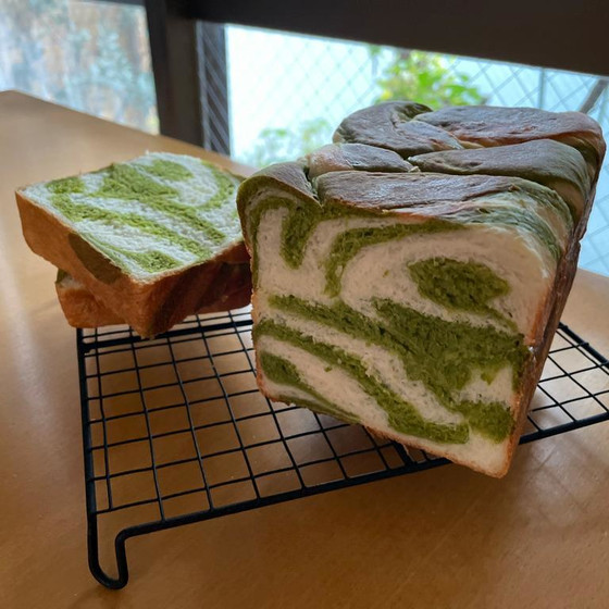 イーストで作る抹茶のマーブル食パンとブラウニー