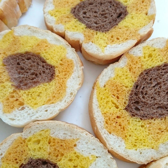 ひまわり　デコ食パン