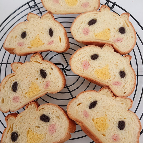 型なしデコ食パン　ひよこちゃん