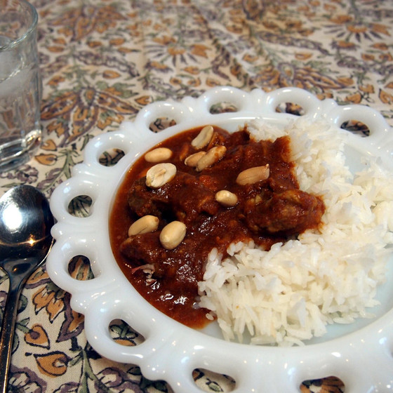 生姜が驚くほどたくさん入った滋味カレーと、クリスマスパーティ向けタイ料理