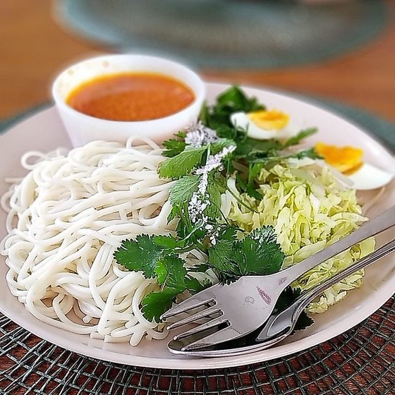 ハーブをブレンドして作る　タイのココナッツカレーそうめんレッスン
