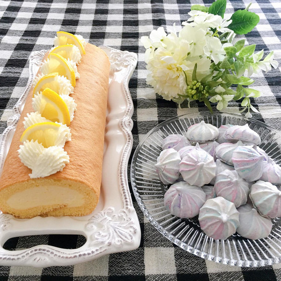 レモンロールケーキとメレンゲクッキー