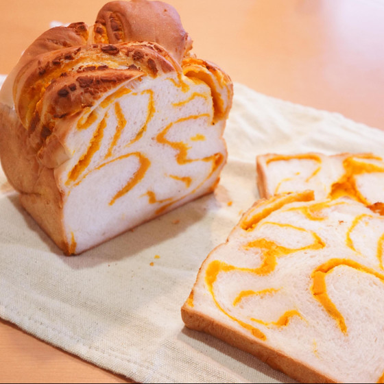 １dayレッスン　はちみつかぼちゃのマーブル食パンです。