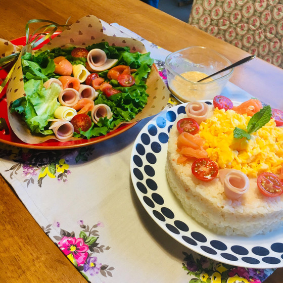 オンラインレッスン！母の日のブーケサラダとお寿司ケーキ♫