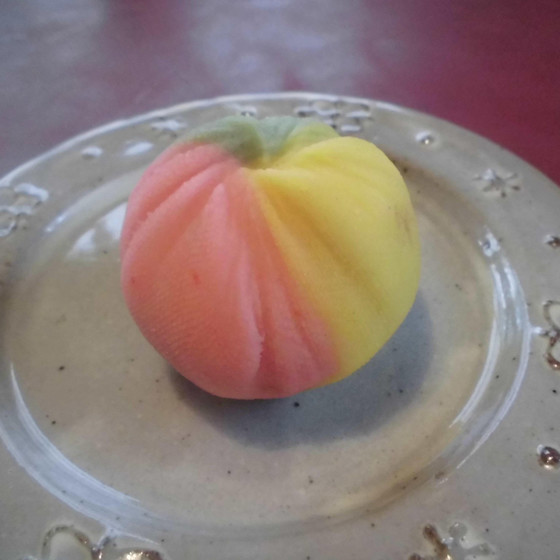 １０朝日カルチャーでの和菓子は道明寺で兎と練りきりで錦秋です