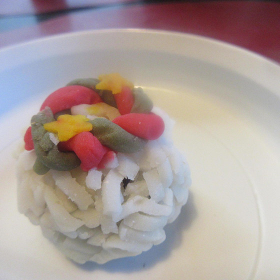 和菓子作り体験会　クリスマス用　聖夜を作りましょう