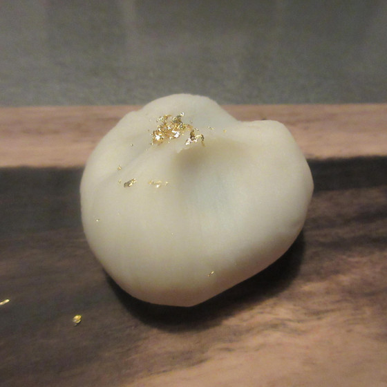 2月の和菓子は　真っ白な雪もちと練り切りで梅を作りましょう