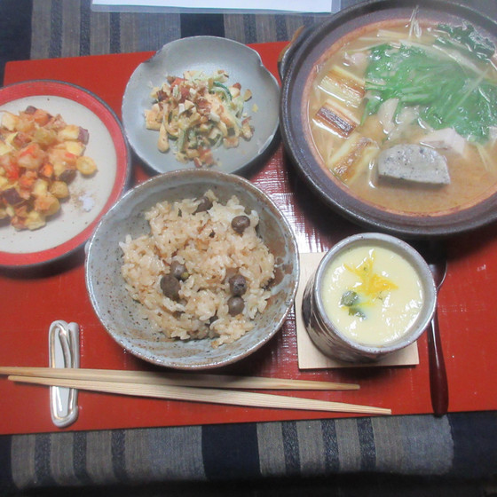 11月の和食は皆で鍋を囲みながら温まりましょう