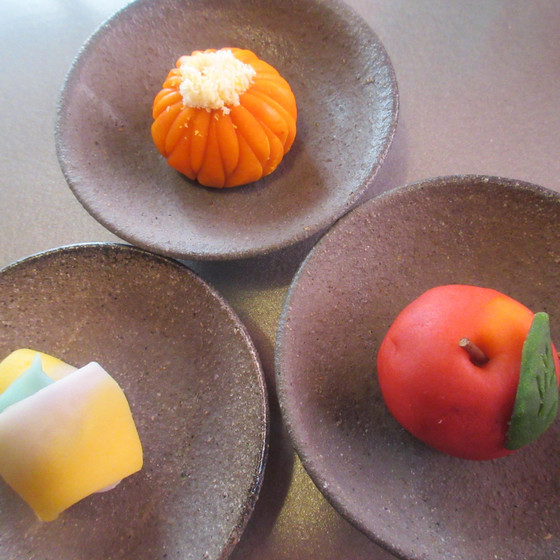 8月はお楽しみ会　和菓子作りを