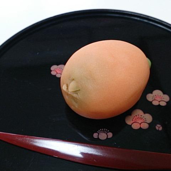 ビワのお尻がポイントです♪