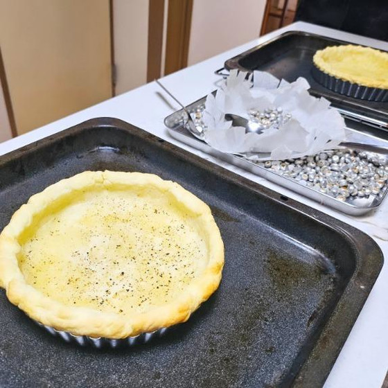 しっかりと空焼きをしてサクサクに仕上げますよ♪
