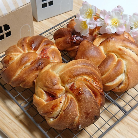 パン「苺ミルク」３月お勧めレッスン♪